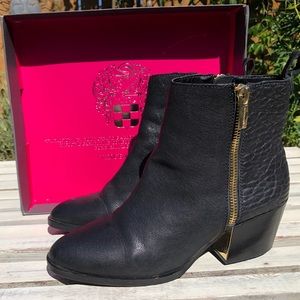 Vince Camuto Women Leather Heeled Booties 10 M.